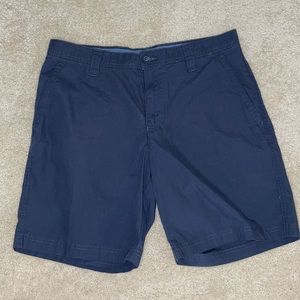 Columbia Washed Out Shorts in Navy; Size: 32W 8L